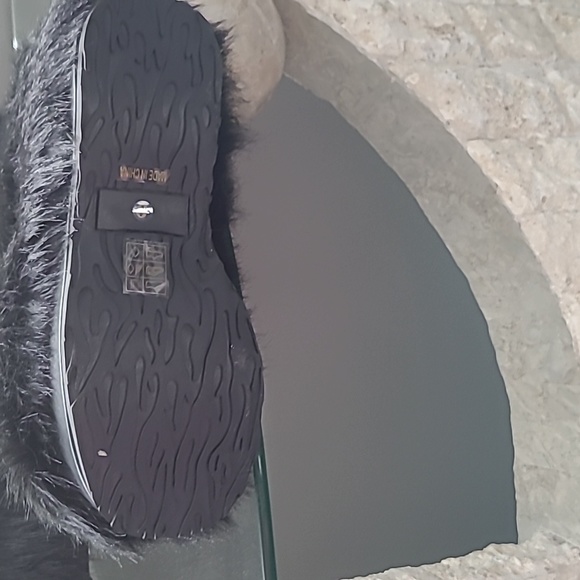 COPY - Fuzzy platform boots - Picture 2 of 3